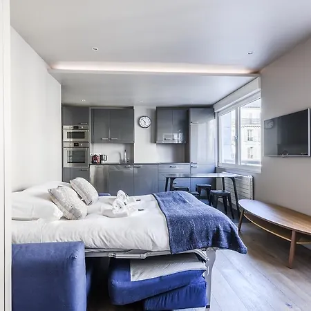 Refurbished Flat In Rue Cardinet, Sleeps 4 By Guestready Apartment Paris
