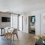 Refurbished Flat In Rue Cardinet, Sleeps 4 By Guestready